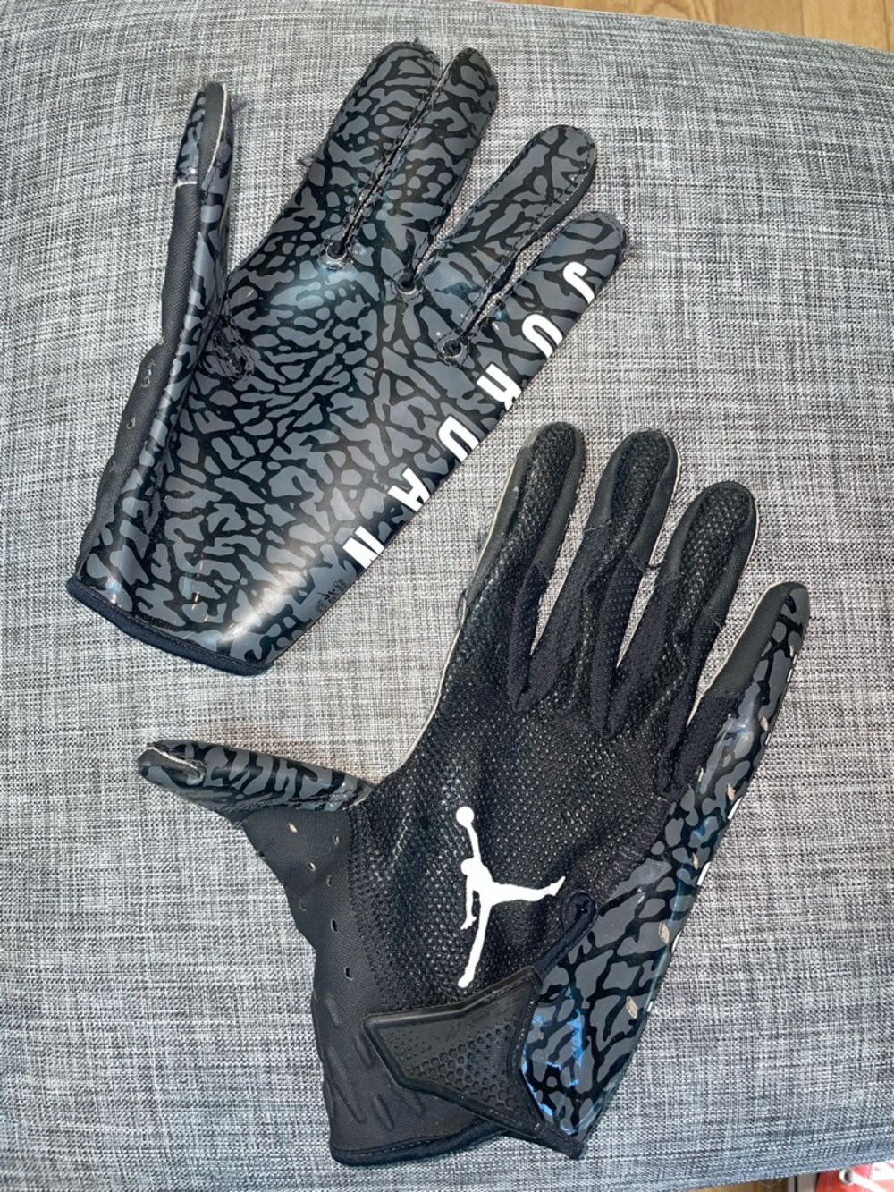 Jordan Kid’s Black Football Gloves
